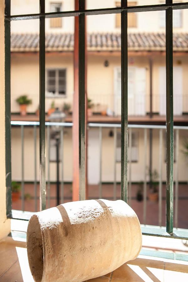 Apartamentos Rg Arenal II Sevilla Eksteriør billede