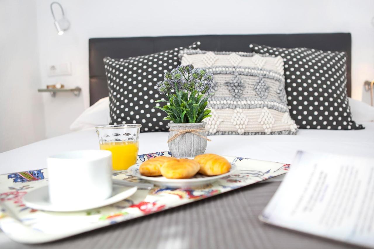 Apartamentos Rg Arenal II Sevilla Eksteriør billede