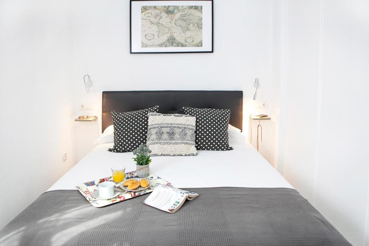 Apartamentos Rg Arenal II Sevilla Eksteriør billede